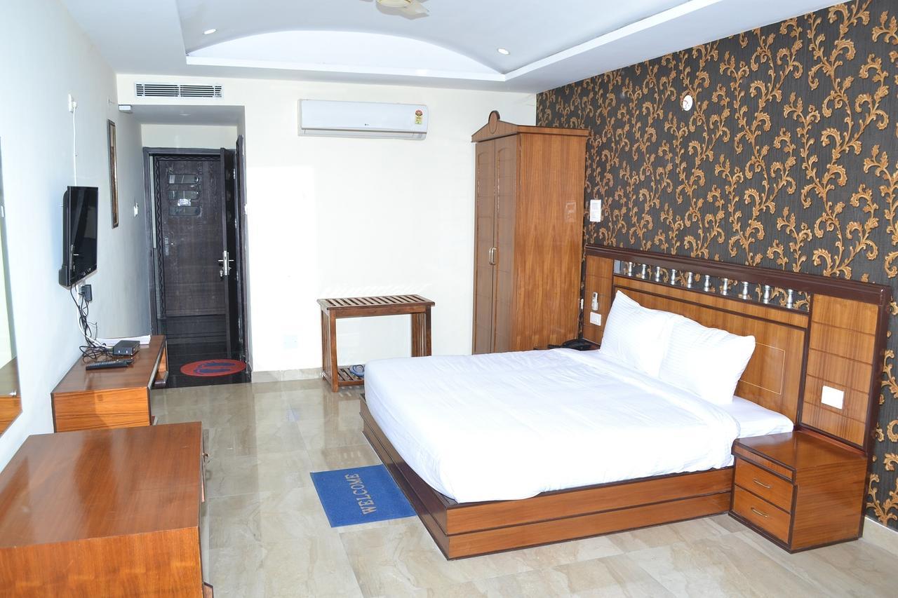 Hotel Chopra Residency Hamirpur Exteriér fotografie
