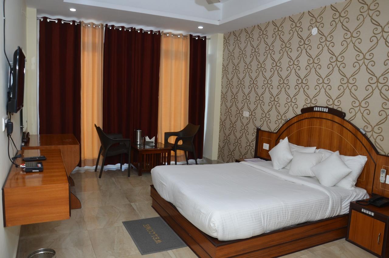 Hotel Chopra Residency Hamirpur Exteriér fotografie
